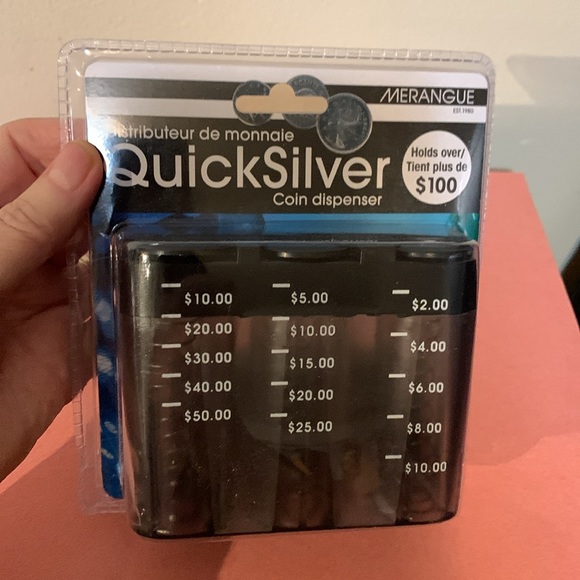 NWOT Quicksilver Coin Dispenser - Picture 2 of 4